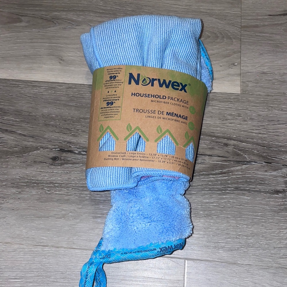 NEW Norwex household package - Enviro cloth, window cloth and dusting mitt.